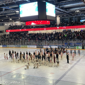 Weihnachtssingen im Eisstadion
